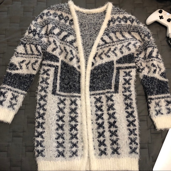 Urban Outfitters Oversized Cardigan - Picture 2 of 6
